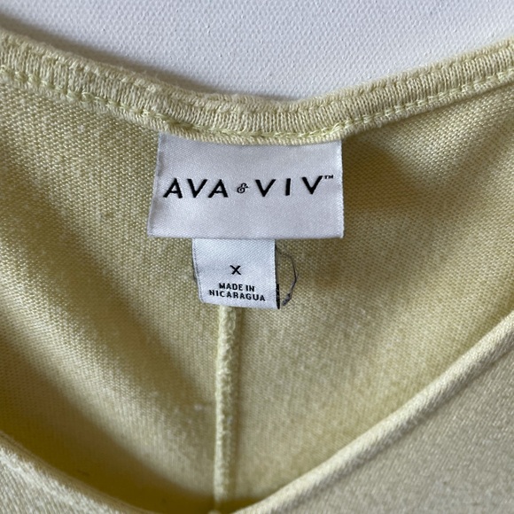 Ava & Viv (X) yellow v scoop neck - Picture 3 of 3